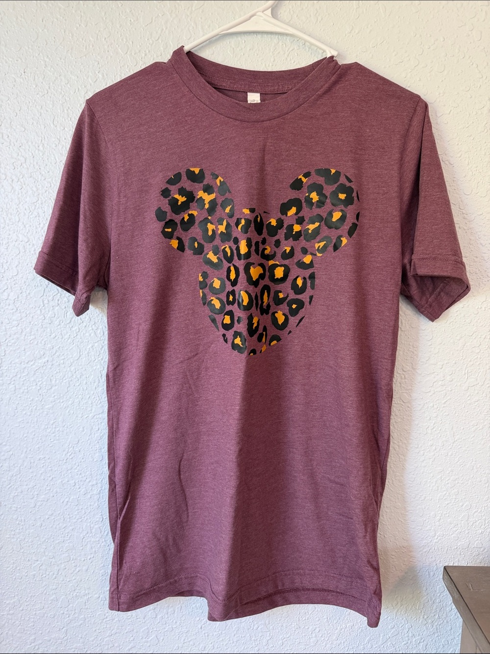 Women’s ' Mauve/plum Graphic Tee with Leopard mouse print